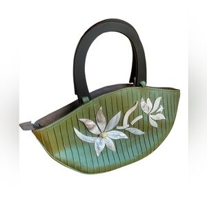 Chic Green Floral Shoulder Bag